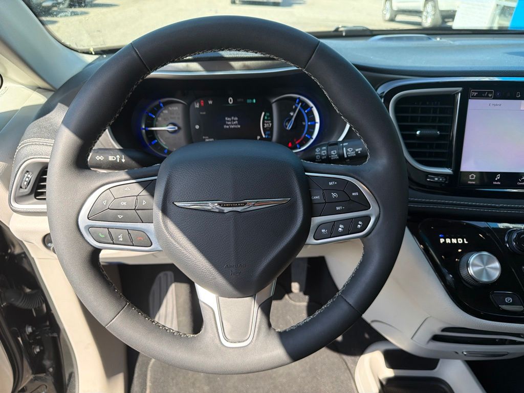 Used 2022 Chrysler Pacifica - photo 18