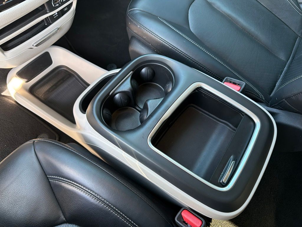 Used 2022 Chrysler Pacifica - photo 20