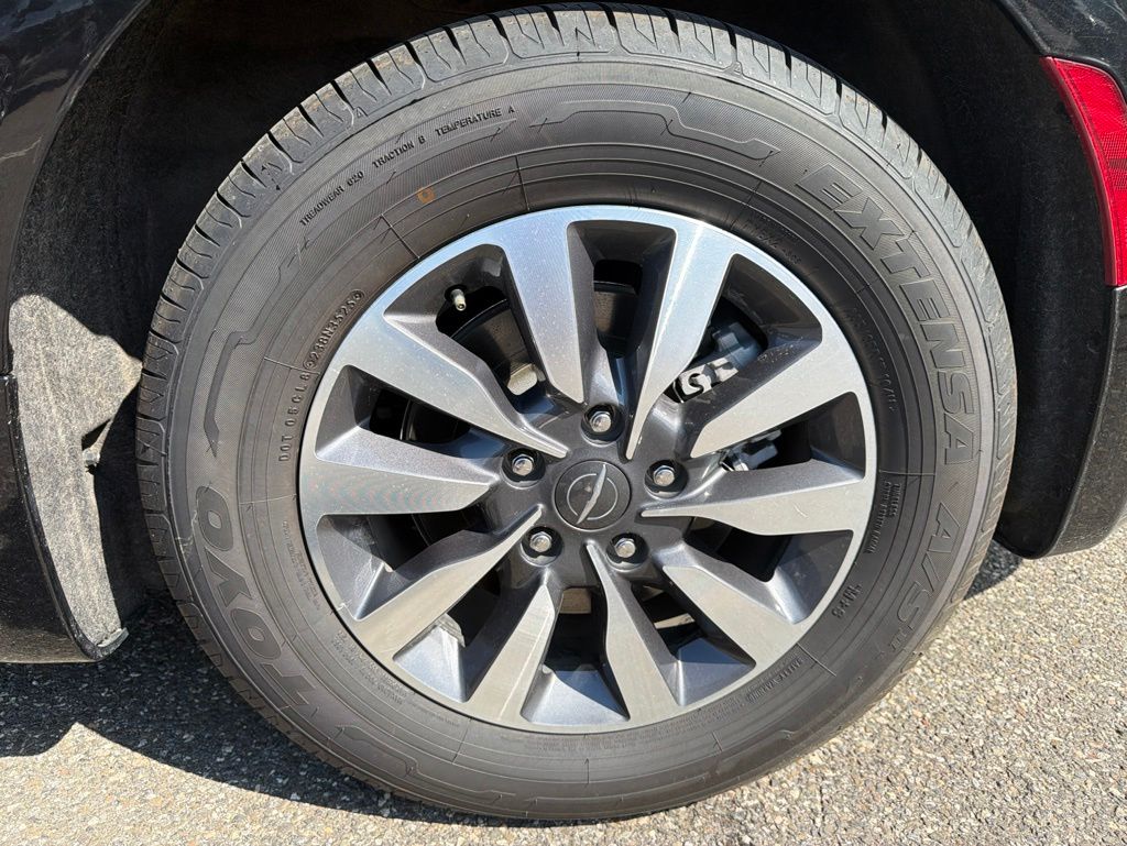 Used 2022 Chrysler Pacifica - photo 6
