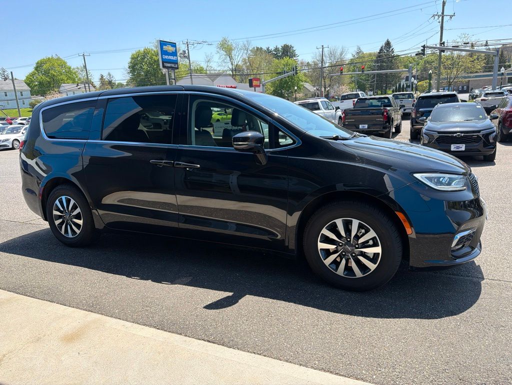 Used 2022 Chrysler Pacifica - photo 7