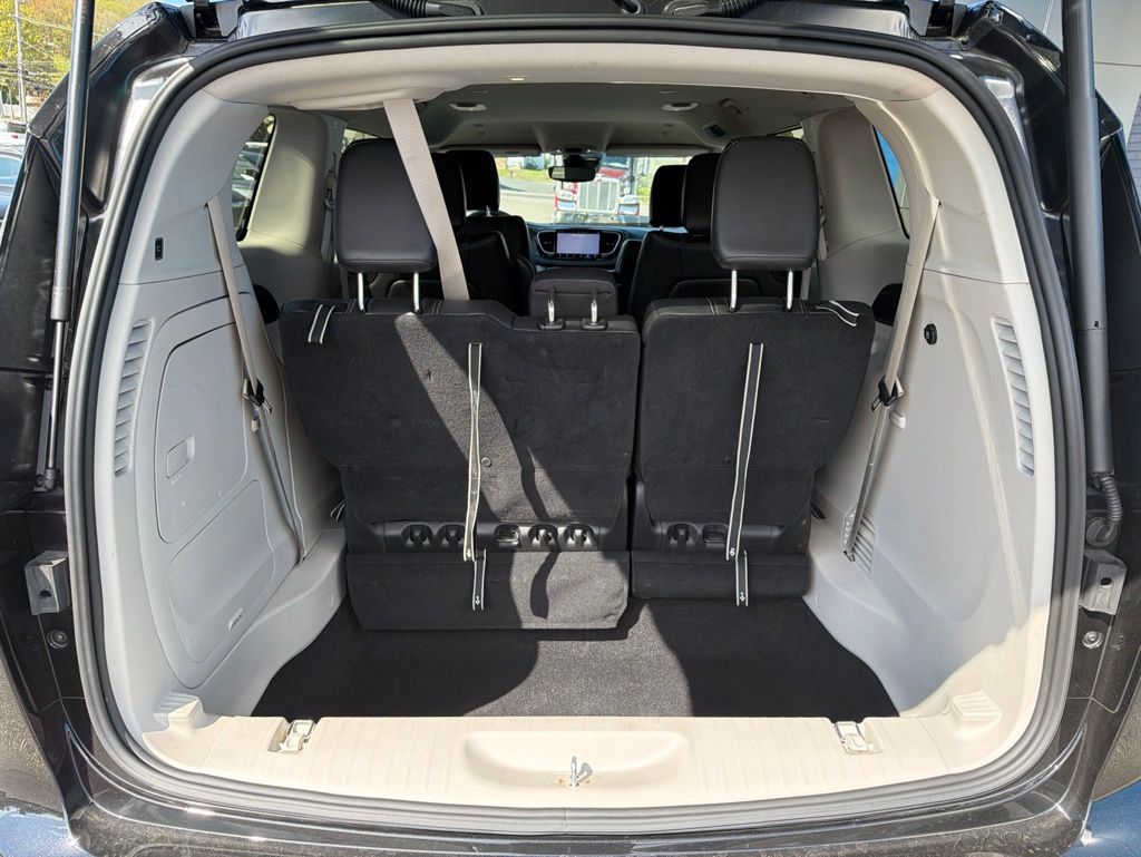 Used 2022 Chrysler Pacifica - photo 8