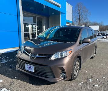 Used 2019 Toyota Sienna XLE Minivan for sale #9659 - photo 2