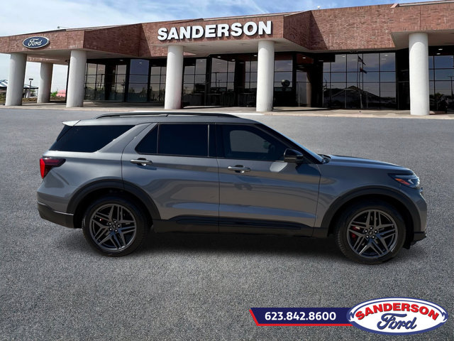 Used 2025 Ford Explorer - photo 2
