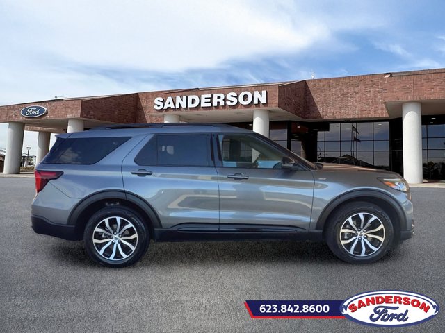 Used 2025 Ford Explorer - photo 2