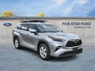Used 2024 Toyota Highlander - photo 1