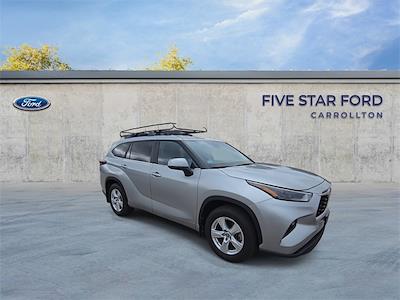 Used 2024 Toyota Highlander - photo 1