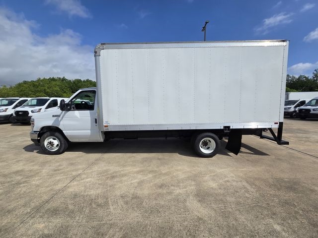 New 2025 Ford E-350 - photo 7
