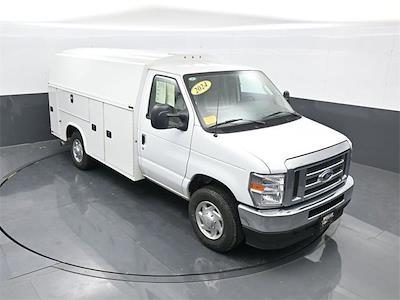 Used 2024 Ford E-350 - photo 1