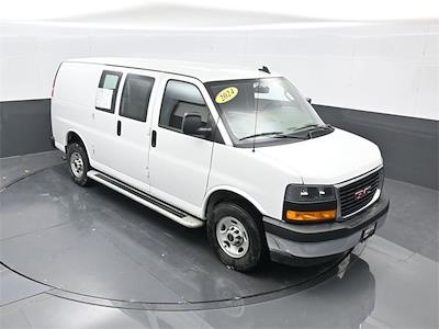 Used 2024 GMC Savana 2500 - photo 1