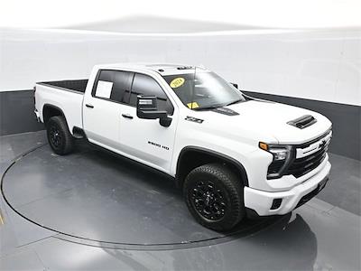 Used 2024 Chevrolet Silverado 2500 - photo 1
