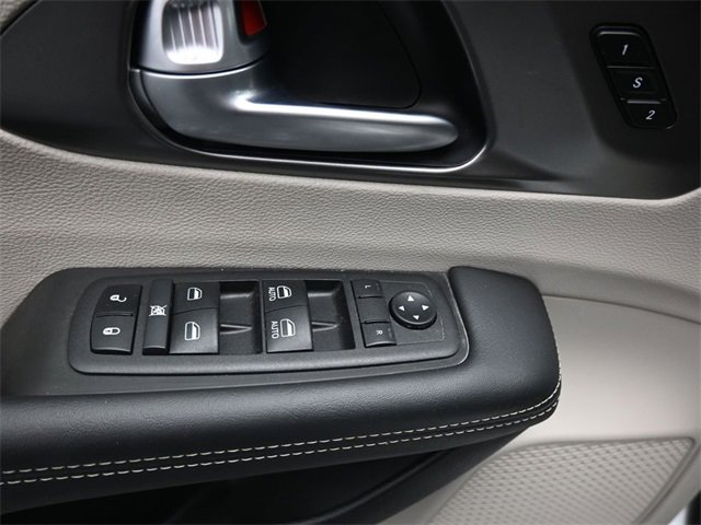 Used 2024 Chrysler Pacifica - photo 13