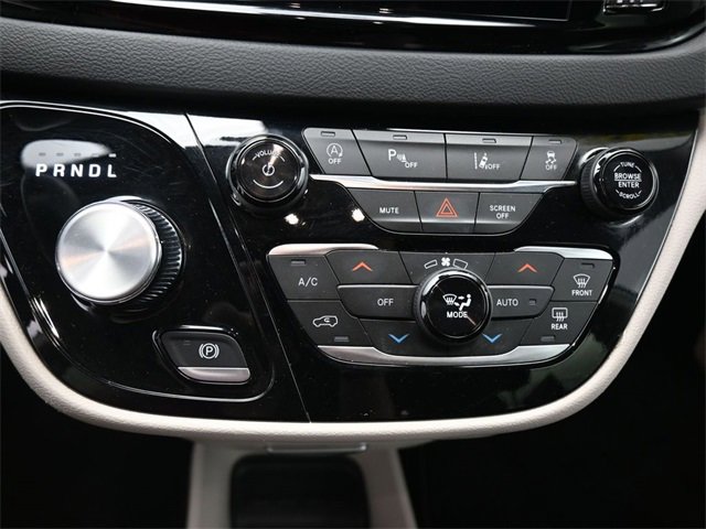 Used 2024 Chrysler Pacifica - photo 19