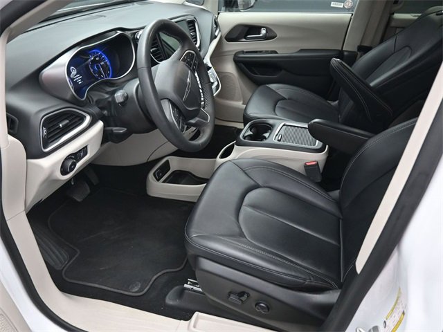 Used 2024 Chrysler Pacifica - photo 23