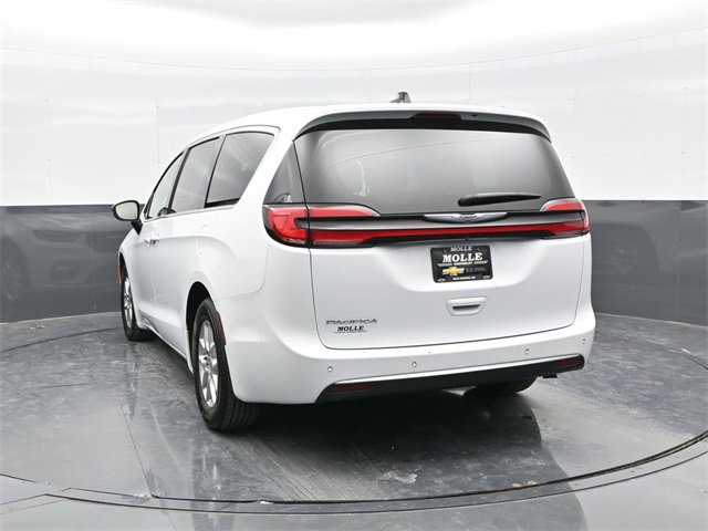 Used 2024 Chrysler Pacifica - photo 8