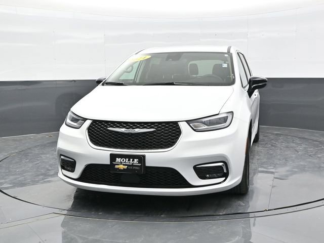 Used 2024 Chrysler Pacifica Touring L Minivan - photo 2