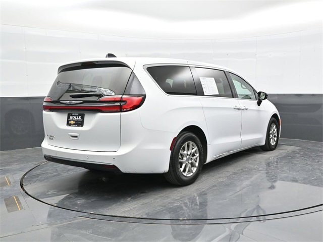 Used 2024 Chrysler Pacifica - photo 9