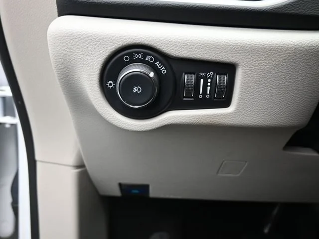 Used 2024 Chrysler Pacifica - photo 13