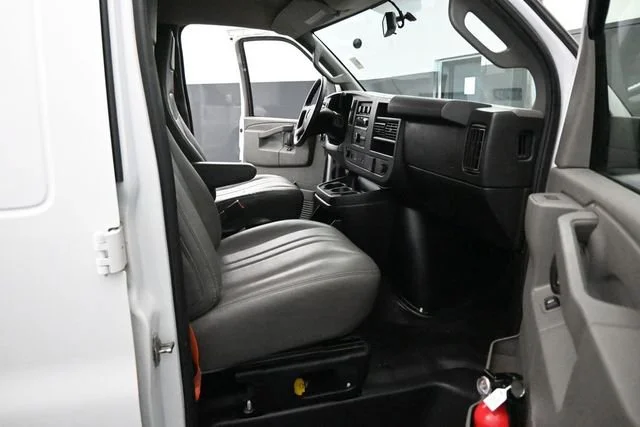 Used 2021 GMC Savana 2500 - photo 15