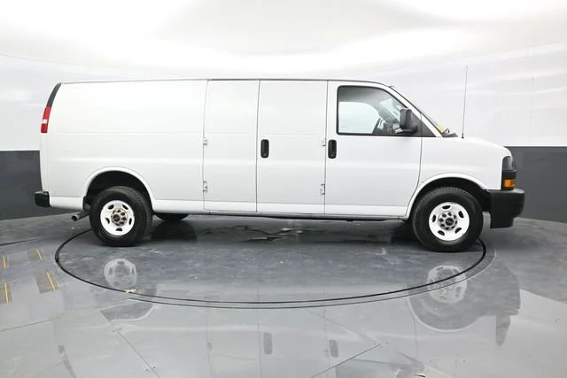Used 2021 GMC Savana 2500 - photo 8