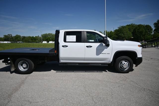 Used 2025 Chevrolet Silverado 3500 - photo 2