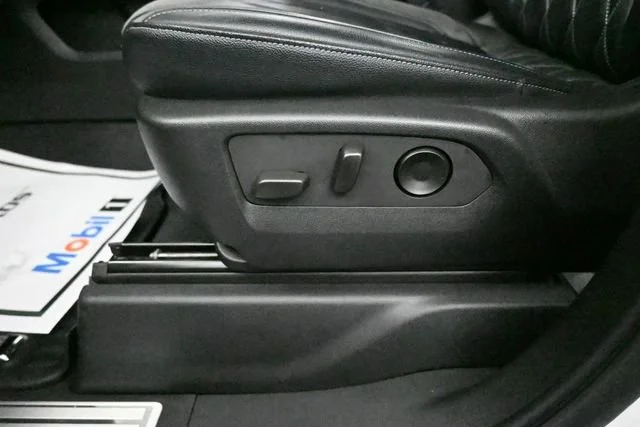 Used 2023 Chevrolet Silverado 1500 - photo 13