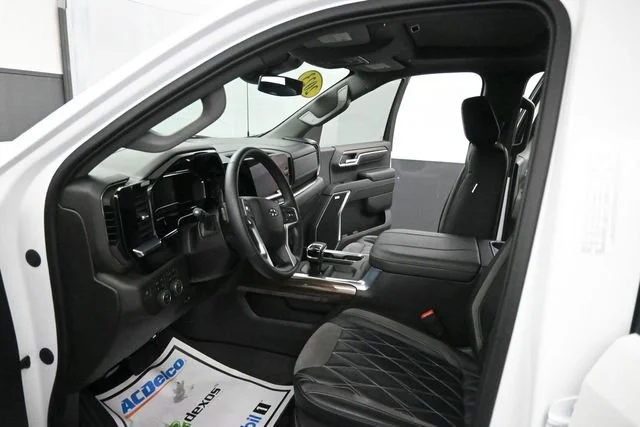 Used 2023 Chevrolet Silverado 1500 - photo 14