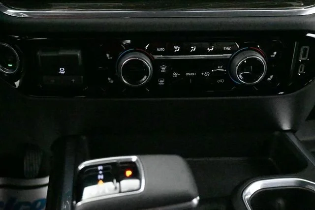 Used 2023 Chevrolet Silverado 1500 - photo 17