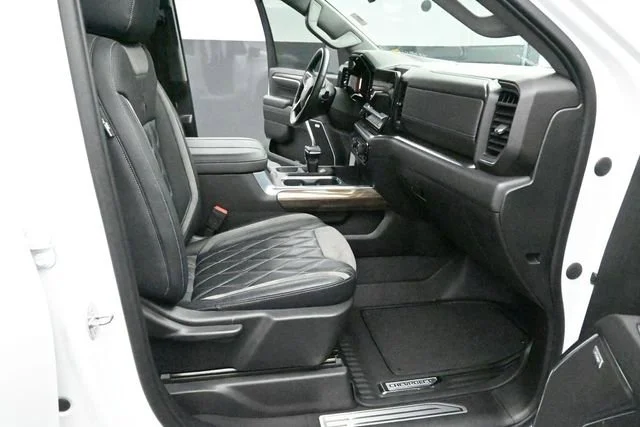 Used 2023 Chevrolet Silverado 1500 - photo 25