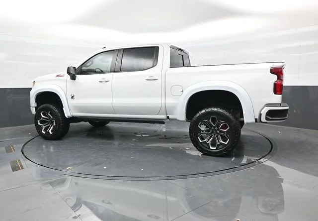 Used 2023 Chevrolet Silverado 1500 - photo 4
