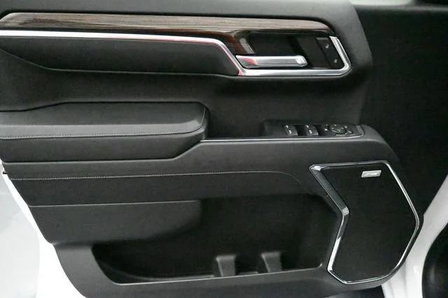 Used 2023 Chevrolet Silverado 1500 - photo 9