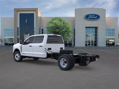 New 2025 Ford F-350 XL Crew Cab 4x4 Flatbed Truck for sale #251769 - photo 2