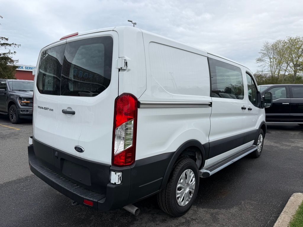 Used 2024 Ford Transit 250 - photo 9
