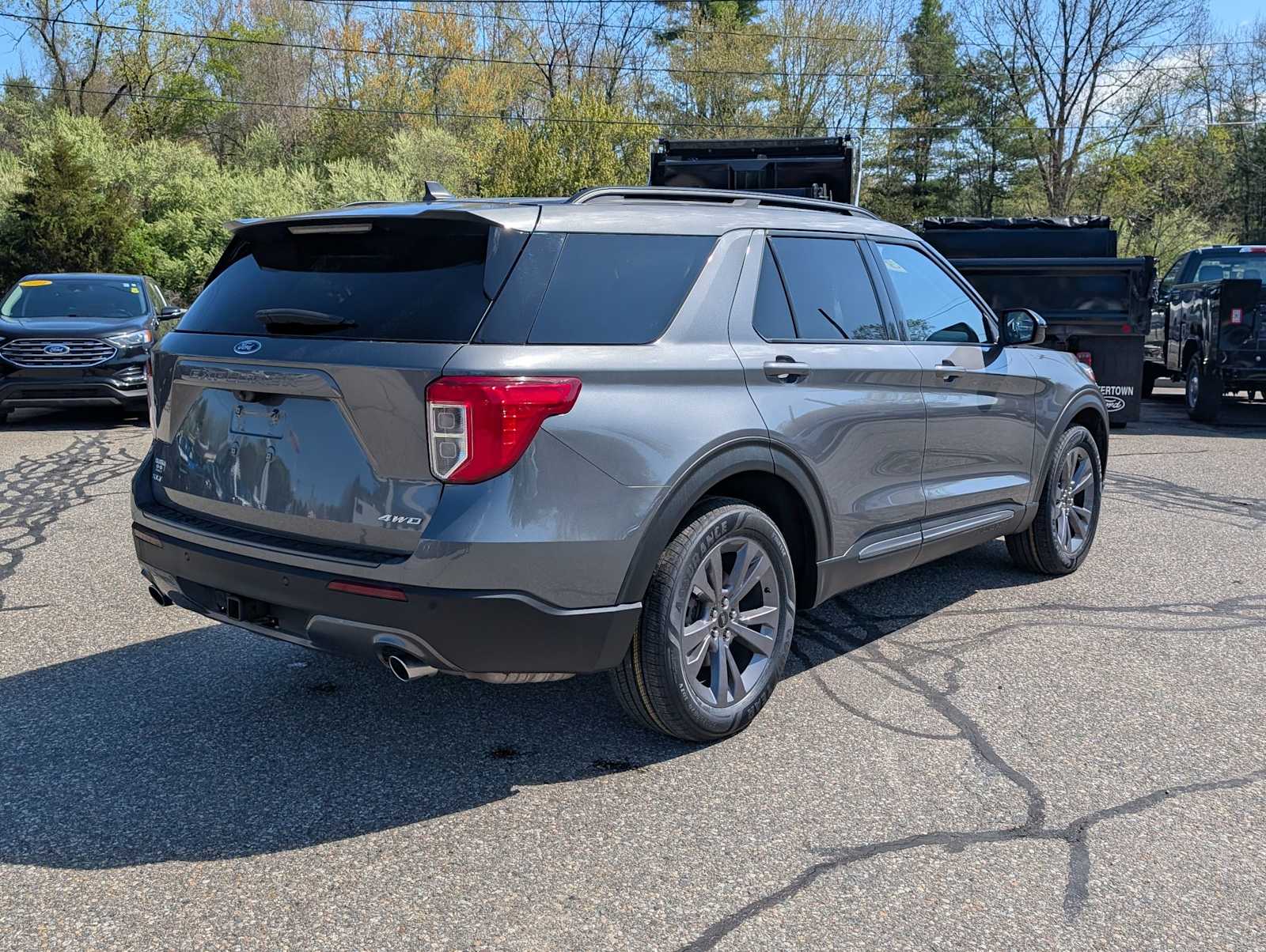 Used 2023 Ford Explorer - photo 3