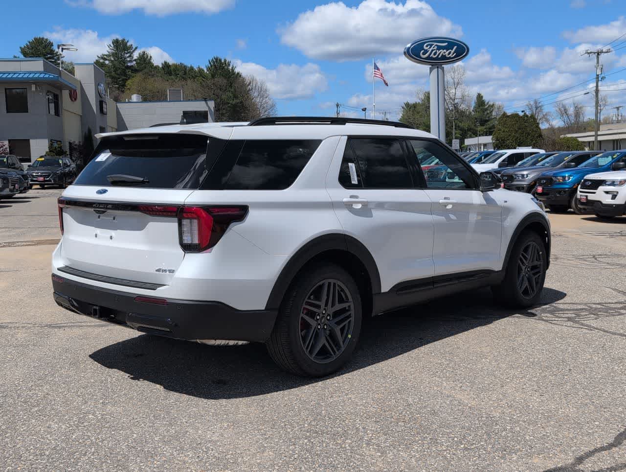 New 2026 Ford Explorer - photo 2