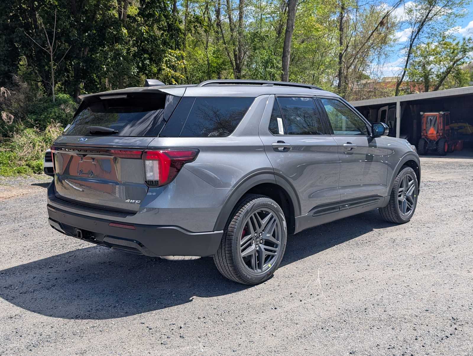 New 2026 Ford Explorer - photo 2