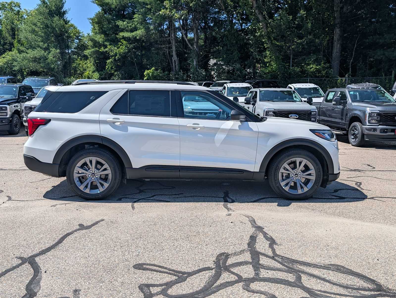 New 2026 Ford Explorer - photo 2