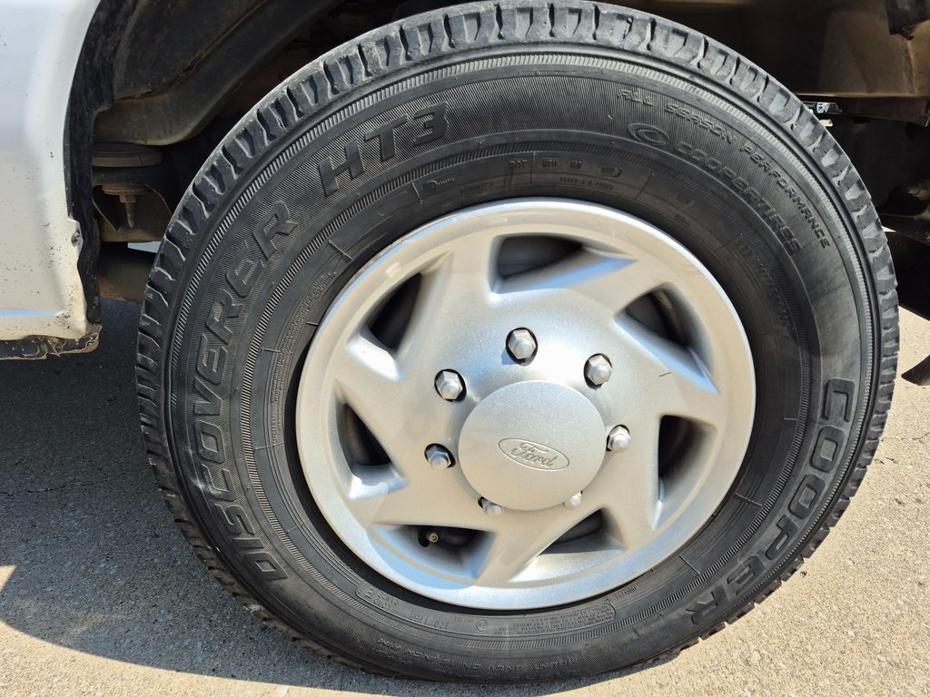 Used 2014 Ford E-350 - photo 13