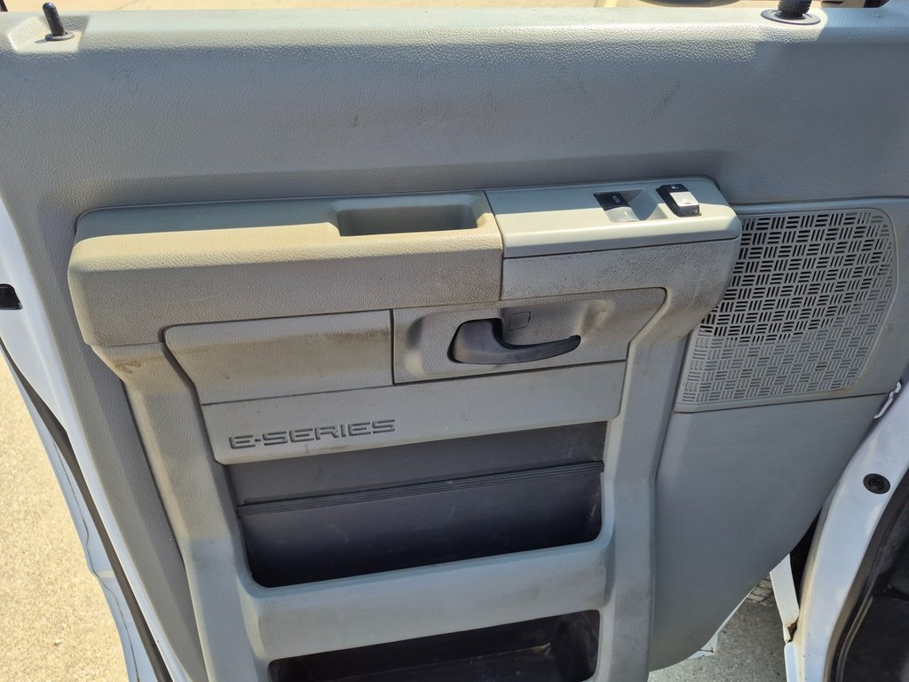 Used 2014 Ford E-350 - photo 15