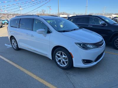 Used 2018 Chrysler Pacifica Touring L Minivan for sale #722426A - photo 2