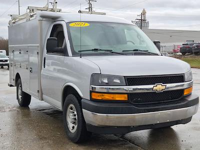 Used 2021 Chevrolet Express 3500 - photo 1