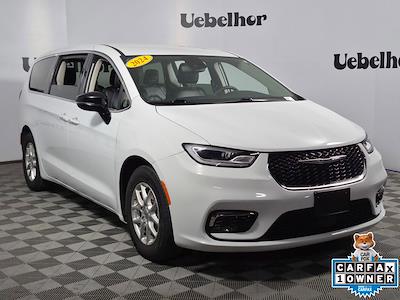 Used 2024 Chrysler Pacifica - photo 1