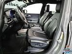 Used 2025 Chrysler Pacifica Select Minivan thumbnail 8