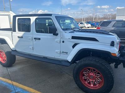 Used 2021 Jeep Gladiator - photo 1