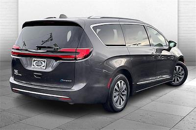 2021 Chrysler Pacifica FWD Minivan for sale #103993A - photo 2