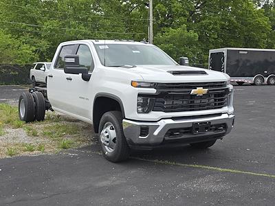 2025 Chevrolet Silverado 3500 Crew Cab DRW 4WD Cab Chassis for sale #104413 - photo 1