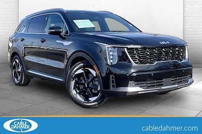 Used 2025 Kia Sorento Hybrid - photo 1