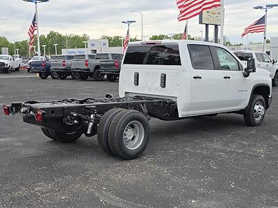2025 Chevrolet Silverado 3500 Crew Cab DRW 4WD Cab Chassis for sale #N104493 - photo 2