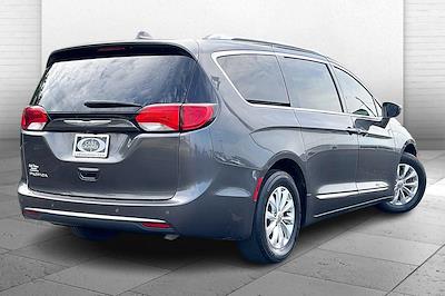 Used 2018 Chrysler Pacifica Touring L Minivan for sale #P17075 - photo 2