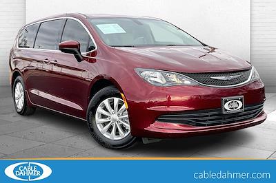 Used 2017 Chrysler Pacifica - photo 1