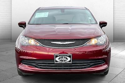 Used 2017 Chrysler Pacifica - photo 1